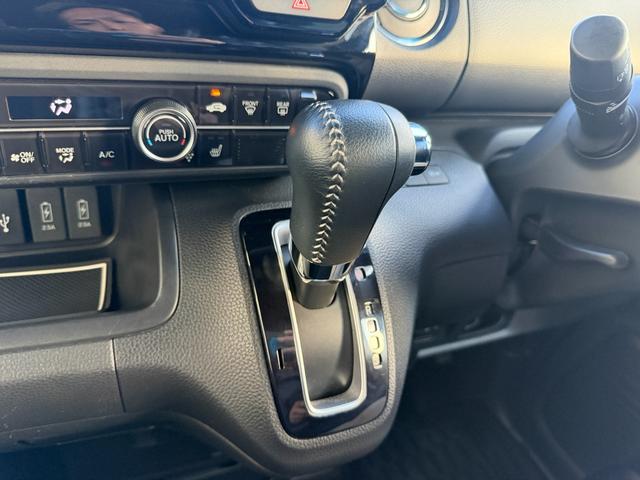 Ｎ－ＢＯＸカスタム Ｌターボ　／ホンダセンシング／純正ナビ・ＴＶ／両側電動スライドドア／ハーフレザーシート／バックカメラ／純正１５インチＡＷ／ＥＴＣ／（11枚目）