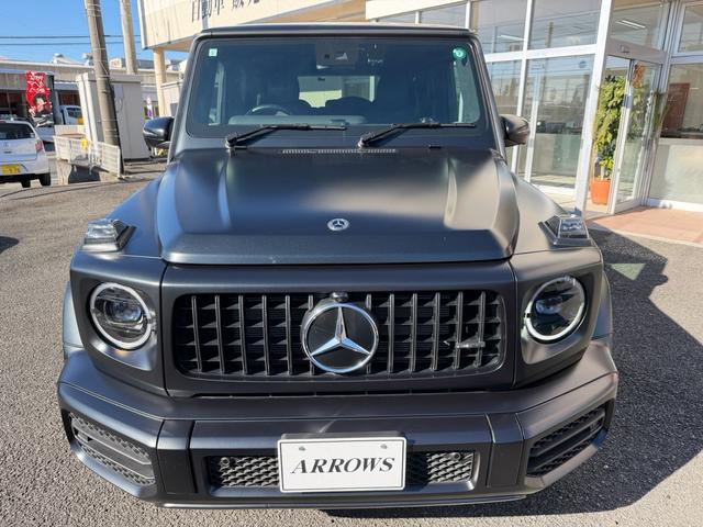 Ｇクラス Ｇ６３　／Ｇ　ｍａｎｕｆａｋｔｕｒプログラム＋／マグノナイトブラック／純正２１インチＡＷ／ベンガルレッド×ブラックナッパレザー／（2枚目）