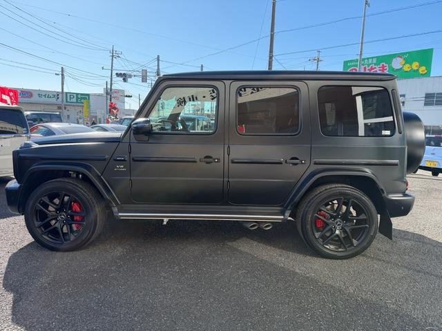 Ｇクラス Ｇ６３　／Ｇ　ｍａｎｕｆａｋｔｕｒプログラム＋／マグノナイトブラック／純正２１インチＡＷ／ベンガルレッド×ブラックナッパレザー／（5枚目）