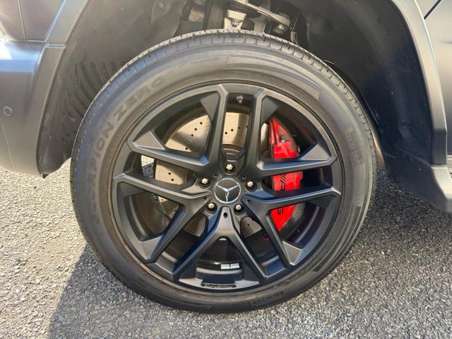 Ｇクラス Ｇ６３　／Ｇ　ｍａｎｕｆａｋｔｕｒプログラム＋／マグノナイトブラック／純正２１インチＡＷ／ベンガルレッド×ブラックナッパレザー／（19枚目）