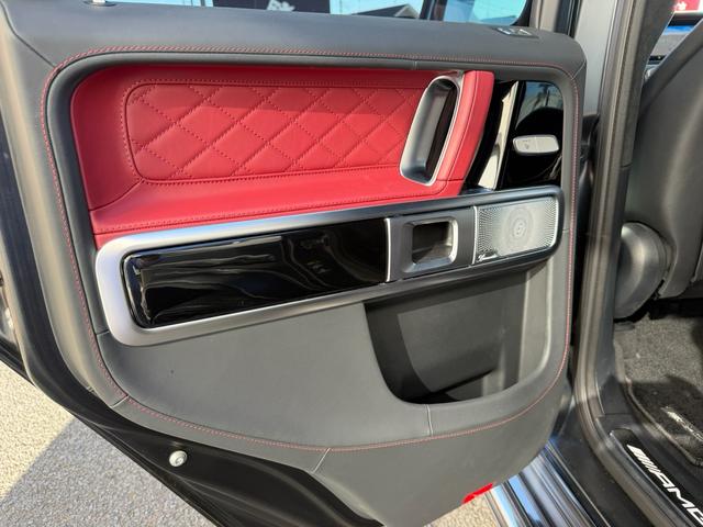 Ｇクラス Ｇ６３　／Ｇ　ｍａｎｕｆａｋｔｕｒプログラム＋／マグノナイトブラック／純正２１インチＡＷ／ベンガルレッド×ブラックナッパレザー／（47枚目）