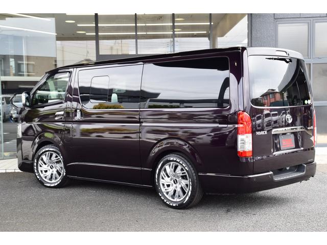 ハイエースバン スーパーＧＬ　ダークプライムＩＩ　ローダウン　フロントスポイラー　ＥＳＳＥＸ１７インチアルミ　バックカメラ　トヨタ純正７型ナビ　トヨタ純正ＥＴＣ２．０　ＡＣ１００Ｖ　ステアリングスイッチ　ＥＳＳＥＸリアウィングシボタイプ（6枚目）