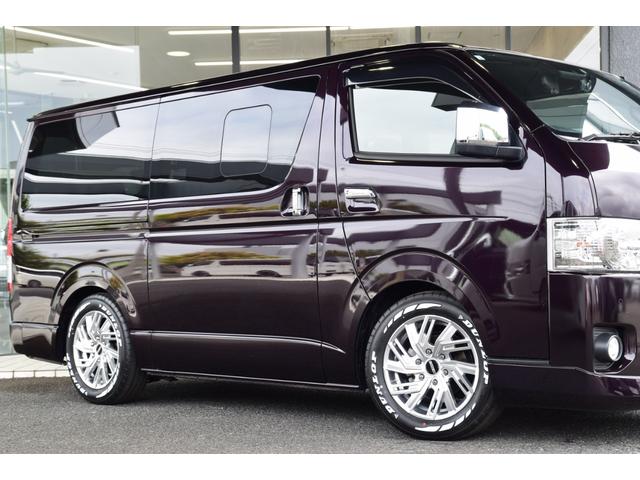 ハイエースバン スーパーＧＬ　ダークプライムＩＩ　ローダウン　フロントスポイラー　ＥＳＳＥＸ１７インチアルミ　バックカメラ　トヨタ純正７型ナビ　トヨタ純正ＥＴＣ２．０　ＡＣ１００Ｖ　ステアリングスイッチ　ＥＳＳＥＸリアウィングシボタイプ（9枚目）
