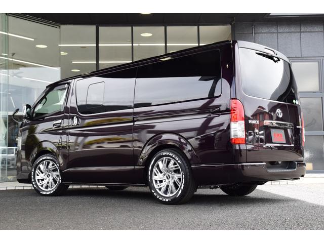 ハイエースバン スーパーＧＬ　ダークプライムＩＩ　ローダウン　フロントスポイラー　ＥＳＳＥＸ１７インチアルミ　バックカメラ　トヨタ純正７型ナビ　トヨタ純正ＥＴＣ２．０　ＡＣ１００Ｖ　ステアリングスイッチ　ＥＳＳＥＸリアウィングシボタイプ（15枚目）