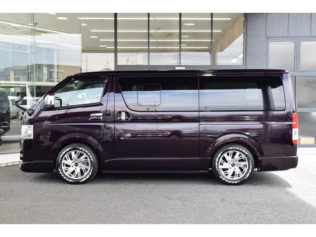 ハイエースバン スーパーＧＬ　ダークプライムＩＩ　ローダウン　フロントスポイラー　ＥＳＳＥＸ１７インチアルミ　バックカメラ　トヨタ純正７型ナビ　トヨタ純正ＥＴＣ２．０　ＡＣ１００Ｖ　ステアリングスイッチ　ＥＳＳＥＸリアウィングシボタイプ（16枚目）