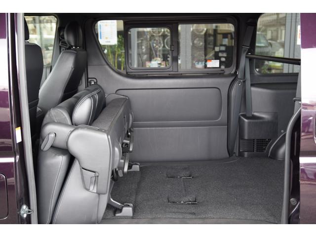 ハイエースバン スーパーＧＬ　ダークプライムＩＩ　ローダウン　フロントスポイラー　ＥＳＳＥＸ１７インチアルミ　バックカメラ　トヨタ純正７型ナビ　トヨタ純正ＥＴＣ２．０　ＡＣ１００Ｖ　ステアリングスイッチ　ＥＳＳＥＸリアウィングシボタイプ（26枚目）