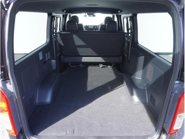 ハイエースバン スーパーGL ダークプライムII WORK17インチ XTRAP S1HC PARADAバンタイヤ 2インチローダウン ESSEXフロントスポイラーver4 リアウィングver1 シートカバー 純正7インチナビ ETC 前後ドラレコ(63枚目)