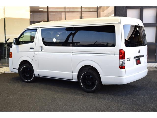 ハイエースワゴン ＧＬ　４ＷＤ　ＥＴＣ　全周囲カメラ　クリアランスソナー　レーンアシスト　衝突被害軽減システム　電動スライドドア　オートマチックハイビーム　スマートキー　電動格納ミラー　後席モニター　ＡＴ　１００Ｖ電源（5枚目）