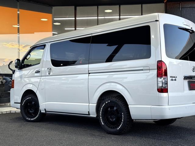 ハイエースワゴン ＧＬ　４ＷＤ　ＥＴＣ　全周囲カメラ　クリアランスソナー　レーンアシスト　衝突被害軽減システム　電動スライドドア　オートマチックハイビーム　スマートキー　電動格納ミラー　後席モニター　ＡＴ　１００Ｖ電源（11枚目）