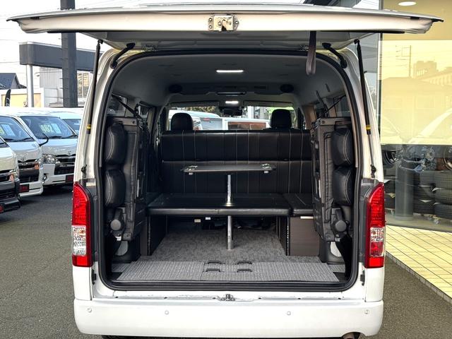 ハイエースワゴン ＧＬ　４ＷＤ　ＥＴＣ　全周囲カメラ　クリアランスソナー　レーンアシスト　衝突被害軽減システム　電動スライドドア　オートマチックハイビーム　スマートキー　電動格納ミラー　後席モニター　ＡＴ　１００Ｖ電源（20枚目）