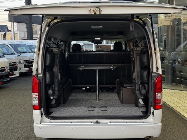 ハイエースワゴン ＧＬ　４ＷＤ　ＥＴＣ　全周囲カメラ　クリアランスソナー　レーンアシスト　衝突被害軽減システム　電動スライドドア　オートマチックハイビーム　スマートキー　電動格納ミラー　後席モニター　ＡＴ　１００Ｖ電源（21枚目）