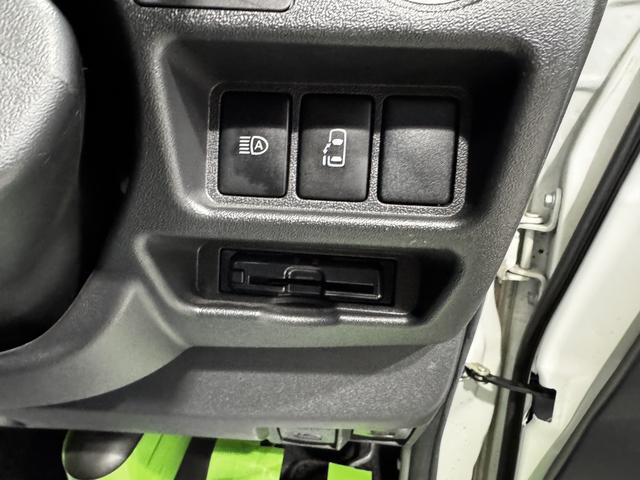 ハイエースワゴン ＧＬ　４ＷＤ　ＥＴＣ　全周囲カメラ　クリアランスソナー　レーンアシスト　衝突被害軽減システム　電動スライドドア　オートマチックハイビーム　スマートキー　電動格納ミラー　後席モニター　ＡＴ　１００Ｖ電源（42枚目）