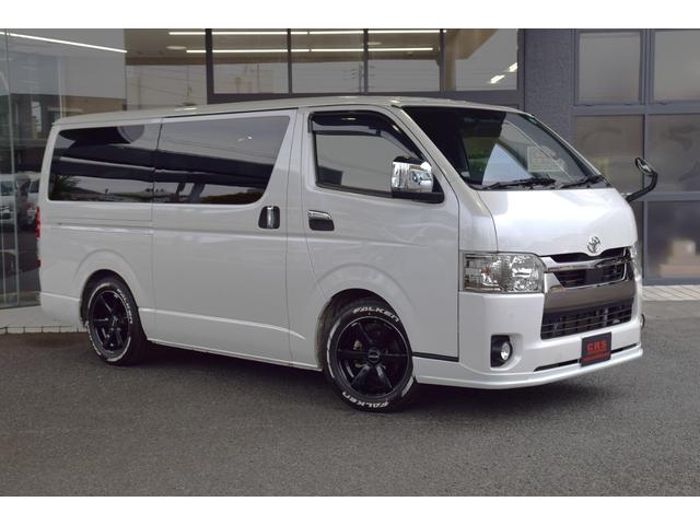 ハイエースバン スーパーＧＬ　ダークプライムＩＩ　ＥＴＣ　クリアランスソナー　レーンアシスト　衝突被害軽減システム　両側電動スライドドア　オートマチックハイビーム　スマートキー　電動格納ミラー　後席モニター　ＡＴ　アルミホイール　１００Ｖ電源　ＥＳＣ（5枚目）
