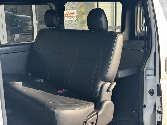 ハイエースバン スーパーＧＬ　ダークプライムＩＩ　ＥＴＣ　クリアランスソナー　レーンアシスト　衝突被害軽減システム　両側電動スライドドア　オートマチックハイビーム　スマートキー　電動格納ミラー　後席モニター　ＡＴ　アルミホイール　１００Ｖ電源　ＥＳＣ（22枚目）