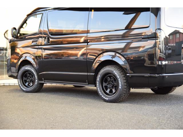 ハイエースワゴン GL 千葉BLACKSTYLE フロントバンパーガード ESSEX16インチアルミ 25mmオーバーフェンダー フローティングナビ 12.8型後席モニター 天井スピーカー デジタルインナーミラー(14枚目)