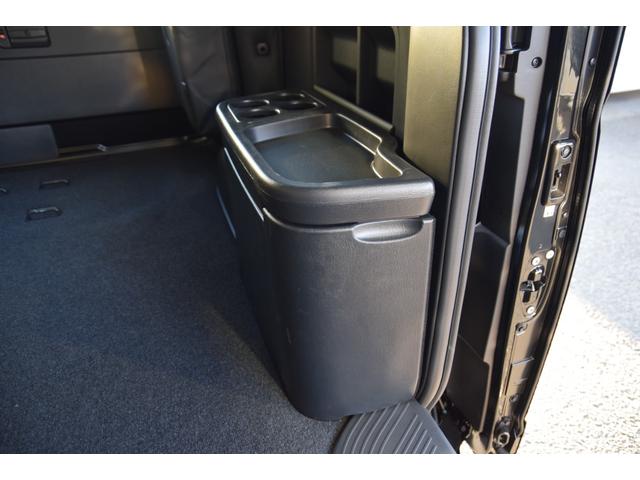 ハイエースワゴン GL 千葉BLACKSTYLE フロントバンパーガード ESSEX16インチアルミ 25mmオーバーフェンダー フローティングナビ 12.8型後席モニター 天井スピーカー デジタルインナーミラー(44枚目)