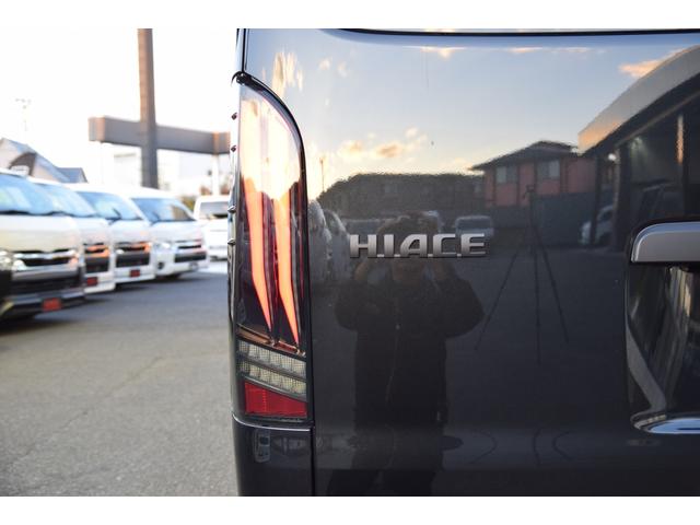 ハイエースワゴン GL 千葉BLACKSTYLE フロントバンパーガード ESSEX16インチアルミ 25mmオーバーフェンダー フローティングナビ 12.8型後席モニター 天井スピーカー デジタルインナーミラー(56枚目)