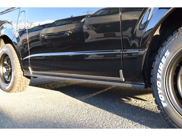 ハイエースワゴン GL 千葉BLACKSTYLE フロントバンパーガード ESSEX16インチアルミ 25mmオーバーフェンダー フローティングナビ 12.8型後席モニター 天井スピーカー デジタルインナーミラー(60枚目)