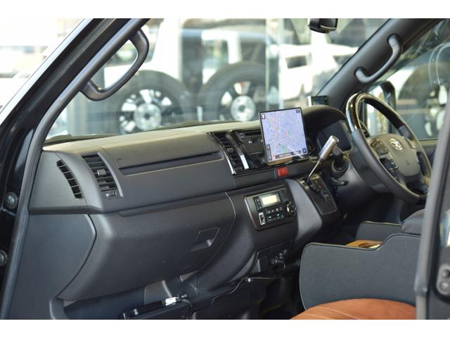 ハイエースバン スーパーGL ダークプライムII ローダウン ベッドキット 車中泊 フロントスポイラー ESSEX17インチアルミ フローティングナビ 10.1型後席モニター LEDヘッドライト LEDテールランプ バックカメラ付き防眩ミラー(30枚目)