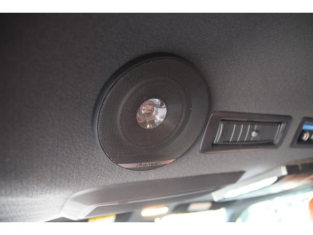 ハイエースバン スーパーGL ダークプライムII ローダウン ベッドキット 車中泊 フロントスポイラー ESSEX17インチアルミ フローティングナビ 10.1型後席モニター LEDヘッドライト LEDテールランプ バックカメラ付き防眩ミラー(45枚目)