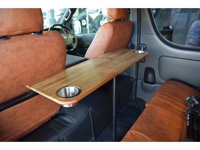 ハイエースバン スーパーGL ダークプライムII ローダウン ベッドキット 車中泊 フロントスポイラー ESSEX17インチアルミ フローティングナビ 10.1型後席モニター LEDヘッドライト LEDテールランプ バックカメラ付き防眩ミラー(48枚目)