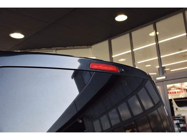 ハイエースバン スーパーGL ダークプライムII ローダウン ベッドキット 車中泊 フロントスポイラー ESSEX17インチアルミ フローティングナビ 10.1型後席モニター LEDヘッドライト LEDテールランプ バックカメラ付き防眩ミラー(57枚目)