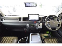 毎回座るフロントシート。運転席は必ず使用する部分ですので、座り心地が重要です！ 2