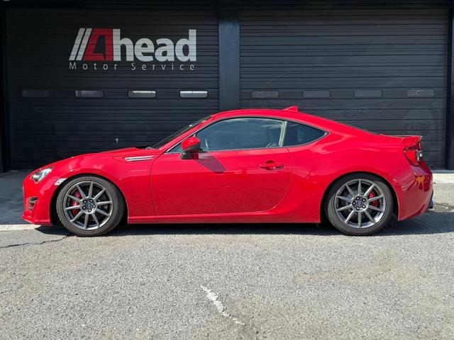 ＢＲＺ ＧＴ　ＨＫＳスーパーチャージャー　ＨＫＳマフラー　ブレンボキャリパー　車高調　クルーズコントロール　純正ストラーダナビ　スポーツシート　シートヒーター　オートエアコン　ＥＴＣ（6枚目）