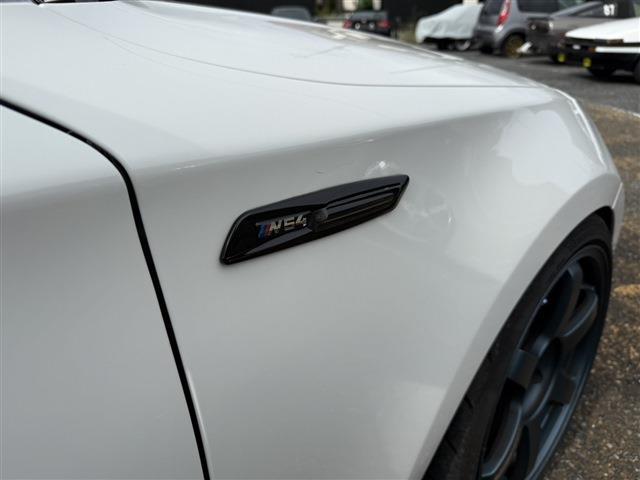 １シリーズ １３５ｉ　ＤＭＥチューン済　サンルーフ　ＲＥＣＡＲＯセミバケ　ＲＡＹＳ　ＴＥ３７（１８インチＡＷ）ワンオフマフラー（純正マフラー有）ＳＴＡＣＫ３連メーター　社外Ｆリップリアディフューザー　ＡＲＣタワーバー（21枚目）