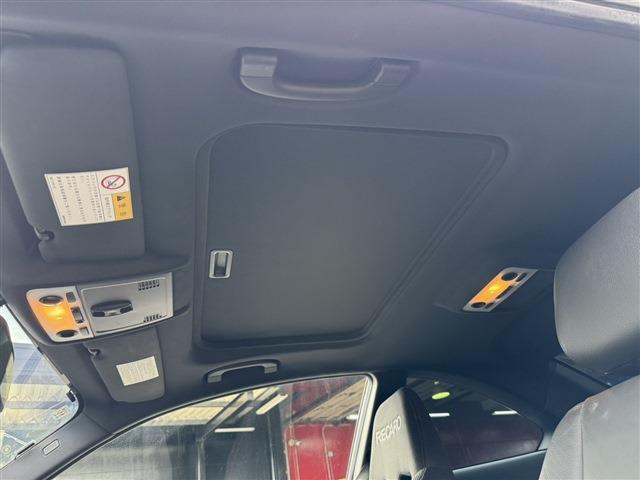 １シリーズ １３５ｉ　ＤＭＥチューン済　サンルーフ　ＲＥＣＡＲＯセミバケ　ＲＡＹＳ　ＴＥ３７（１８インチＡＷ）ワンオフマフラー（純正マフラー有）ＳＴＡＣＫ３連メーター　社外Ｆリップリアディフューザー　ＡＲＣタワーバー（36枚目）