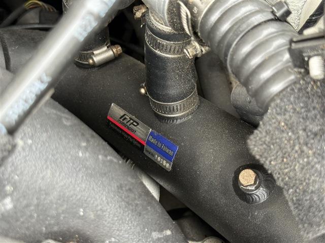 １シリーズ １３５ｉ　ＤＭＥチューン済　サンルーフ　ＲＥＣＡＲＯセミバケ　ＲＡＹＳ　ＴＥ３７（１８インチＡＷ）ワンオフマフラー（純正マフラー有）ＳＴＡＣＫ３連メーター　社外Ｆリップリアディフューザー　ＡＲＣタワーバー（37枚目）