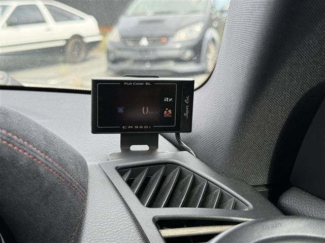 １シリーズ １３５ｉ　ＤＭＥチューン済　サンルーフ　ＲＥＣＡＲＯセミバケ　ＲＡＹＳ　ＴＥ３７（１８インチＡＷ）ワンオフマフラー（純正マフラー有）ＳＴＡＣＫ３連メーター　社外Ｆリップリアディフューザー　ＡＲＣタワーバー（41枚目）