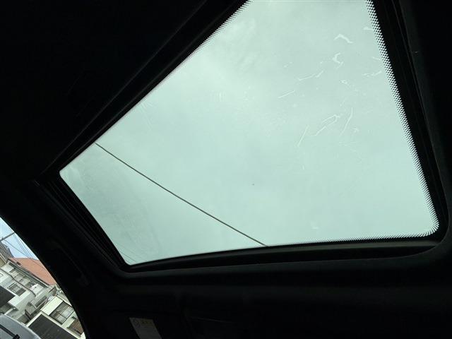 １シリーズ １３５ｉ　ＤＭＥチューン済　サンルーフ　ＲＥＣＡＲＯセミバケ　ＲＡＹＳ　ＴＥ３７（１８インチＡＷ）ワンオフマフラー（純正マフラー有）ＳＴＡＣＫ３連メーター　社外Ｆリップリアディフューザー　ＡＲＣタワーバー（51枚目）