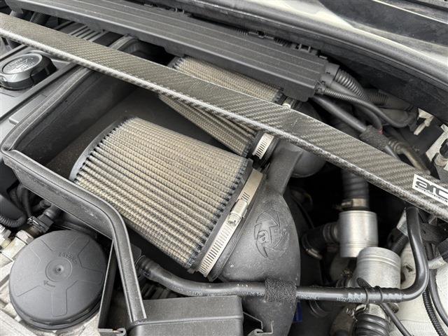 １シリーズ １３５ｉ　ＤＭＥチューン済　サンルーフ　ＲＥＣＡＲＯセミバケ　ＲＡＹＳ　ＴＥ３７（１８インチＡＷ）ワンオフマフラー（純正マフラー有）ＳＴＡＣＫ３連メーター　社外Ｆリップリアディフューザー　ＡＲＣタワーバー（56枚目）