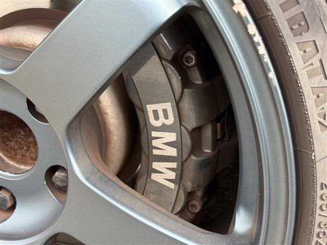 １シリーズ １３５ｉ　ＤＭＥチューン済　サンルーフ　ＲＥＣＡＲＯセミバケ　ＲＡＹＳ　ＴＥ３７（１８インチＡＷ）ワンオフマフラー（純正マフラー有）ＳＴＡＣＫ３連メーター　社外Ｆリップリアディフューザー　ＡＲＣタワーバー（57枚目）