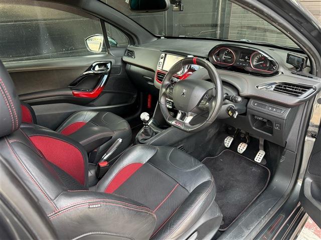 ２０８ ＧＴｉ　６ＭＴ　ユーザー買取車両　アイバッハプロキットダウンサス　ＷＯＲＫ　ＭＥＩＳＴＥＲ　Ｌ１　８．０Ｊ（１８インチＡＷ）純正ＡＷ有　前後ドライブレコーダー　コーナーセンサー　ＥＴＣ　スペアキー有（19枚目）