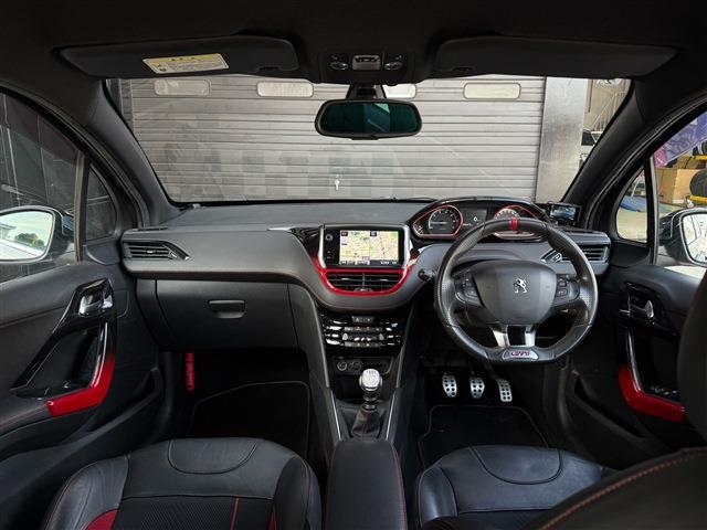 ２０８ ＧＴｉ　６ＭＴ　ユーザー買取車両　アイバッハプロキットダウンサス　ＷＯＲＫ　ＭＥＩＳＴＥＲ　Ｌ１　８．０Ｊ（１８インチＡＷ）純正ＡＷ有　前後ドライブレコーダー　コーナーセンサー　ＥＴＣ　スペアキー有（25枚目）