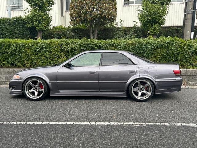 マークII ツアラーV サンルーフ MT載せ替え公認 フルデュアルマフラー 機械式LSD 社外強化クラッチ インタークーラー WORK T5R18インチ トラストプロフェックブーストコントローラー 前後V1フェンダー(4枚目)