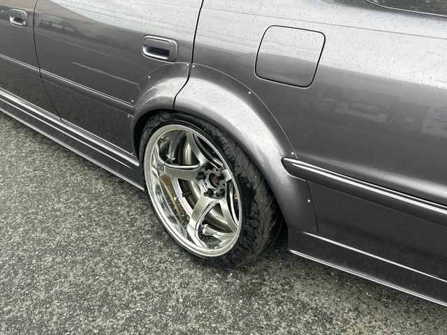 マークII ツアラーV サンルーフ MT載せ替え公認 フルデュアルマフラー 機械式LSD 社外強化クラッチ インタークーラー WORK T5R18インチ トラストプロフェックブーストコントローラー 前後V1フェンダー(8枚目)