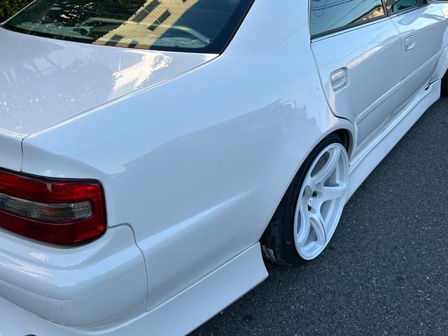 チェイサー ツアラーＶ　純正５速　サンルーフ　アルミラジエーター　インタークーラー　アペックス車高調　機械式ＬＳＤ　社外フルエアロ　前後伊藤オートフェンダー　ＷＯＲＫ　Ｔ５Ｒ新品ホイール　リア三点フルアーム　社外マフラー（18枚目）