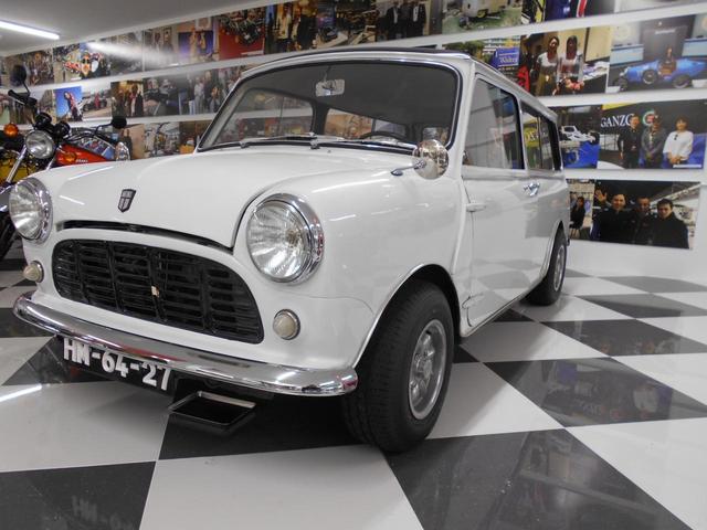 ＭＩＮＩ バン　１９７４年製　国内未登録　左ハンドル　ＭＩＮＩ　ミニ（4枚目）