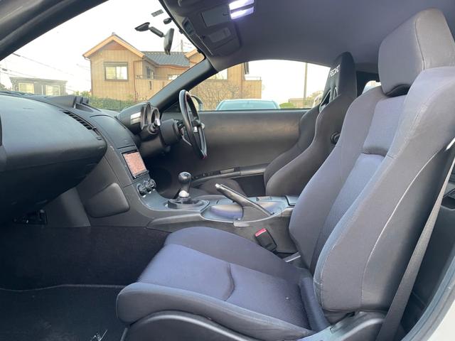 NISSAN FAIRLADY Z BASE GRADE | 2004 | SILVER | 114548 km NISSAN FAIRLADY Z BASE GRADE | 2004 | SILVER | 114548 km