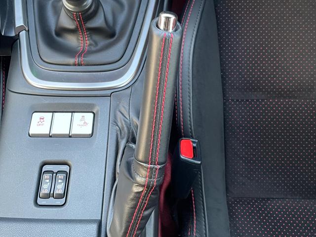 ＧＲ８６ ＲＺ　ワンオーナー　６速ＭＴ　ＫＥＮＷＯＯＤナビ　ＤＴＶ　ＥＴＣ　バックカメラ　純正シフトノブ　ＬＥＤヘッドライト　プッシュスタート　ハーフレザーシート　シートヒーター　純正マフラー　純正１８インチＡＷ（46枚目）