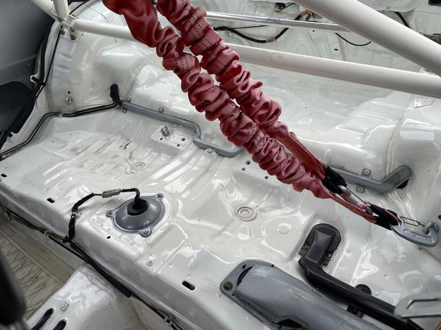 シビック ＳｉＲ　５速ＭＴ　Ｂ１６Ａエンジン　ＢＲＩＤＥフルバケットシート　１２点式ロールケージ　ゼロファイター車高調　５ＺＩＧＥＮエキマニ　バーディークラブＳＰＥＣ２マフラー　ＥＮＫＥＩ１５インチアルミホ―イル（23枚目）