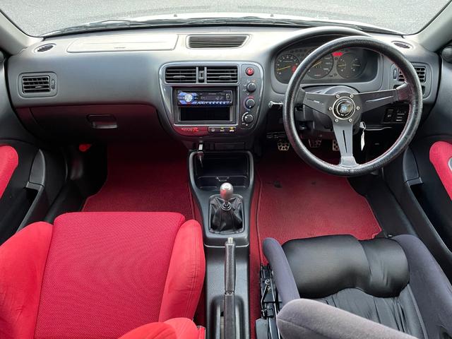 シビック タイプＲ　Ｘ　５速ＭＴ　ＶＴＥＣエンジン　ＥＴＣ　運転席ＢＲＩＤＥフルバケットシート　純正ＯＰフロントフォグランプ　ビルシュタイン車高調　フジツボマフラー　バリスカーボンボンネット　純正１５インチアルミホイール（2枚目）