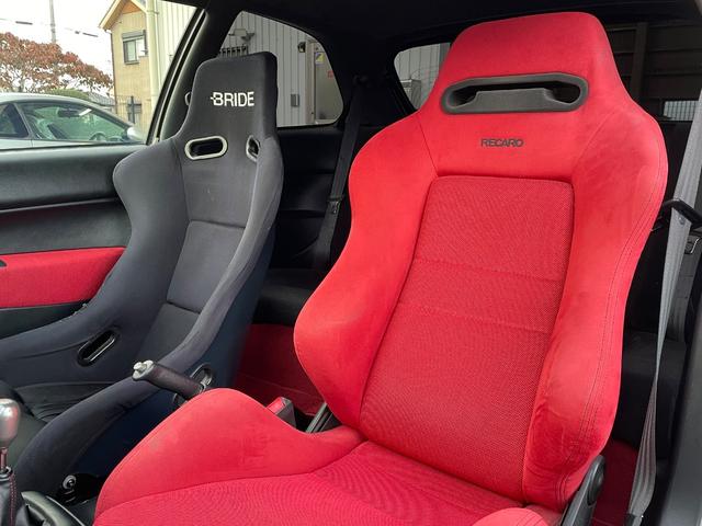 シビック タイプＲ　Ｘ　５速ＭＴ　ＶＴＥＣエンジン　ＥＴＣ　運転席ＢＲＩＤＥフルバケットシート　純正ＯＰフロントフォグランプ　ビルシュタイン車高調　フジツボマフラー　バリスカーボンボンネット　純正１５インチアルミホイール（13枚目）
