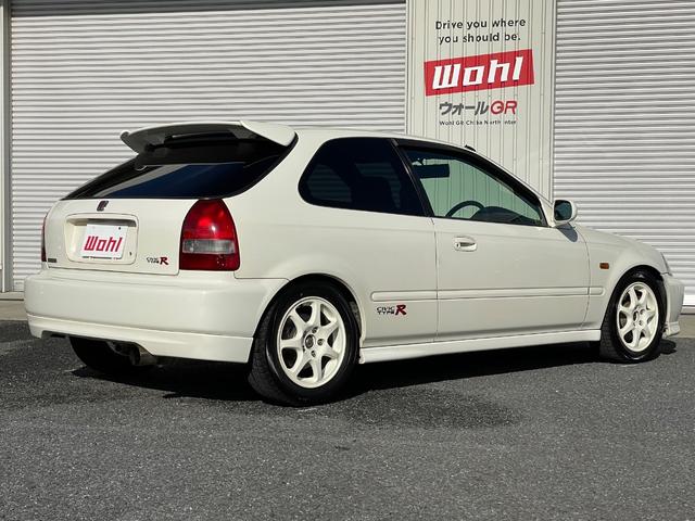 シビック タイプＲ　Ｘ　５速ＭＴ　ＶＴＥＣエンジン　ＥＴＣ　運転席ＢＲＩＤＥフルバケットシート　純正ＯＰフロントフォグランプ　ビルシュタイン車高調　フジツボマフラー　バリスカーボンボンネット　純正１５インチアルミホイール（21枚目）
