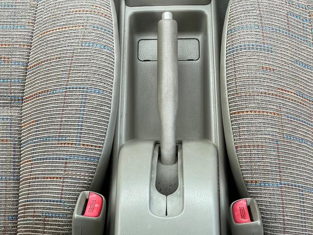 ラシーン タイプＩ　４ＷＤ　カロッツェリアオーディオ　ＣＤ　Ｂｌｕｅｔｏｏｔｈ　ＥＴＣ　マニュアルエアコン　パワーウィンドウ　ハロゲンヘッドライト　スペアタイヤ　１４インチスチールホイール（40枚目）