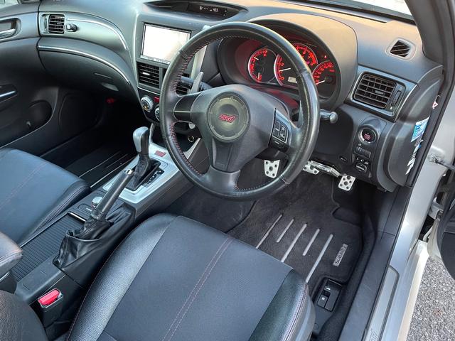 インプレッサ WRX STI Aライン 4WD ターボ パナソニックナビ DTV ETC プッシュスタート パドルシフト ハーフレザーシート STIトランクスポイラー ヴァレンティスモークテール ガナドールマフラー WORK19インチAW(4枚目)