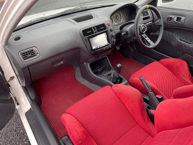 シビック タイプＲ　５速ＭＴ　ＶＴＥＣエンジン　カロッツェリアナビ　ＥＴＣ　ＲＥＣＡＲＯセミバケットシート　ＥＮＤＬＥＳＳ車高調　　社外ＬＳＤ　ＳＰＯＯＮマフラー　社外エキマニ　純正１５インチアルミホイール（6枚目）
